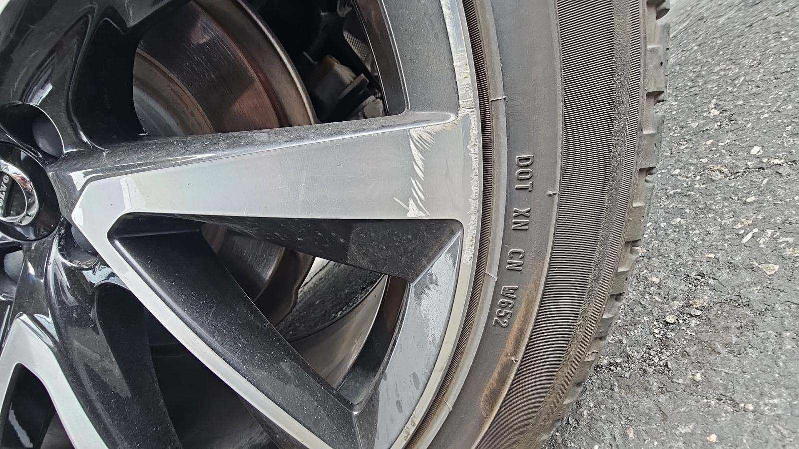 2024 Volvo XC90 B6 Plus AWD