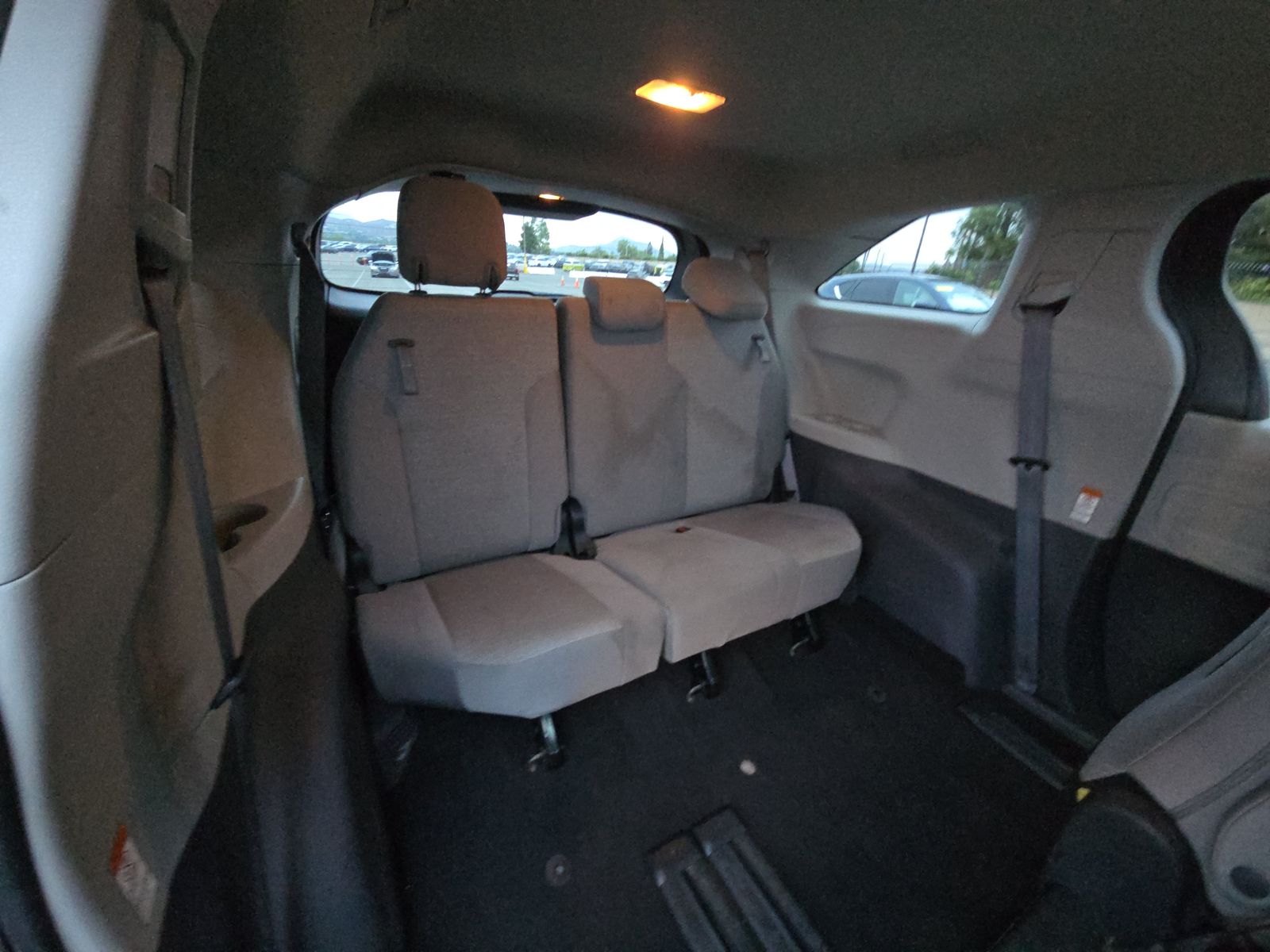 2024 Toyota Sienna LE FWD