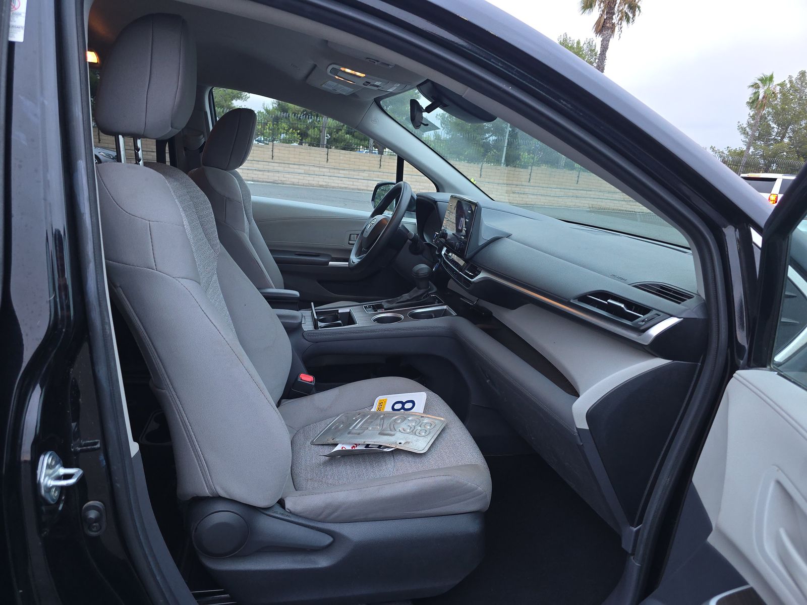 2024 Toyota Sienna LE FWD