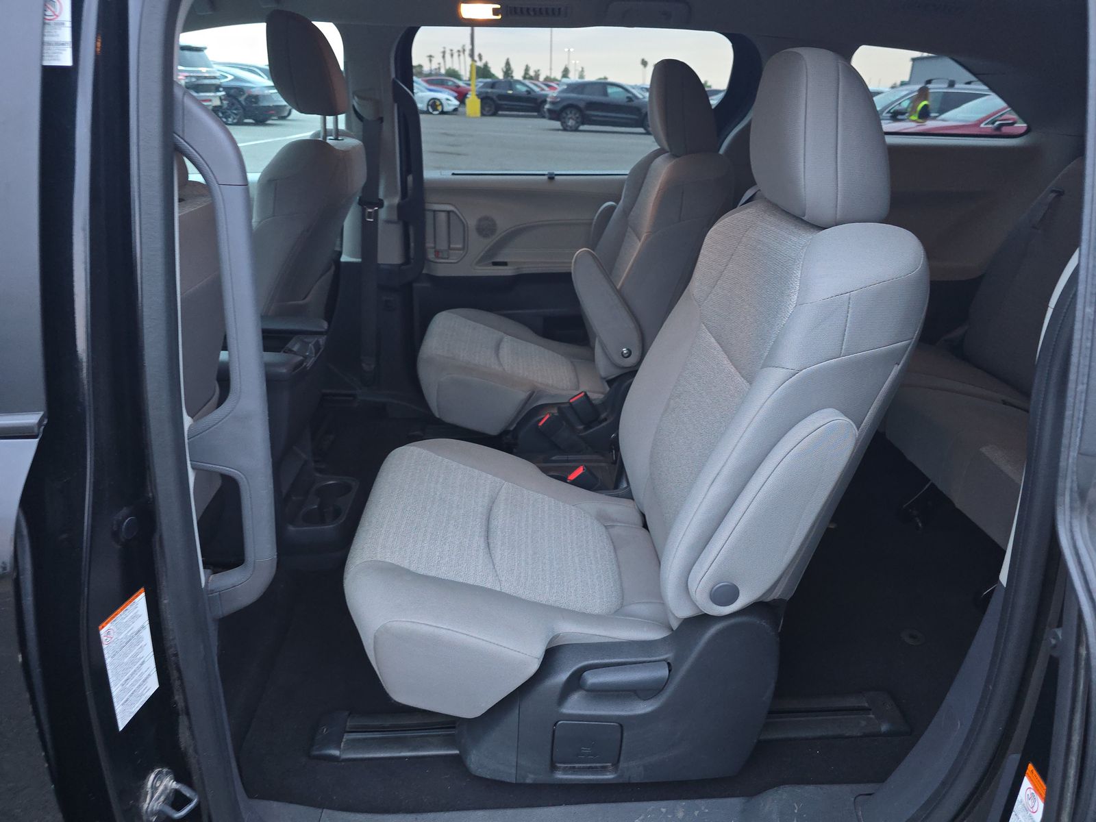 2024 Toyota Sienna LE FWD