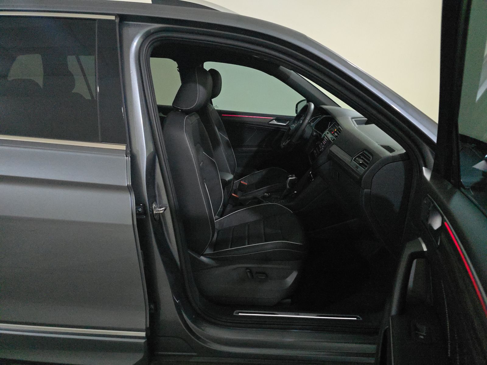 2023 Volkswagen Tiguan 2.0T SEL R-Line AWD