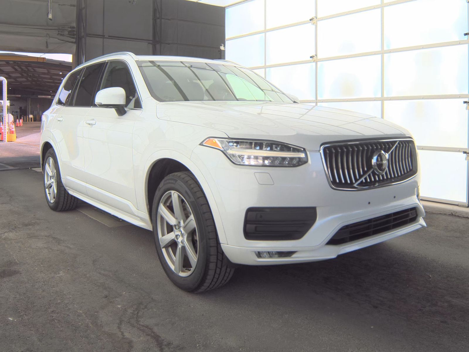 2020 Volvo XC90 T6 Momentum AWD
