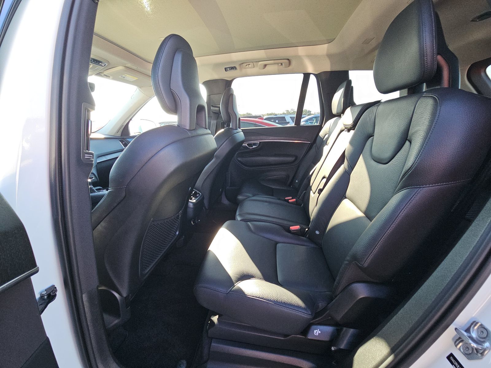 2020 Volvo XC90 T6 Momentum AWD