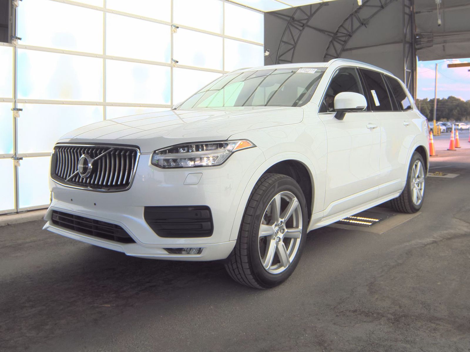 2020 Volvo XC90 T6 Momentum AWD