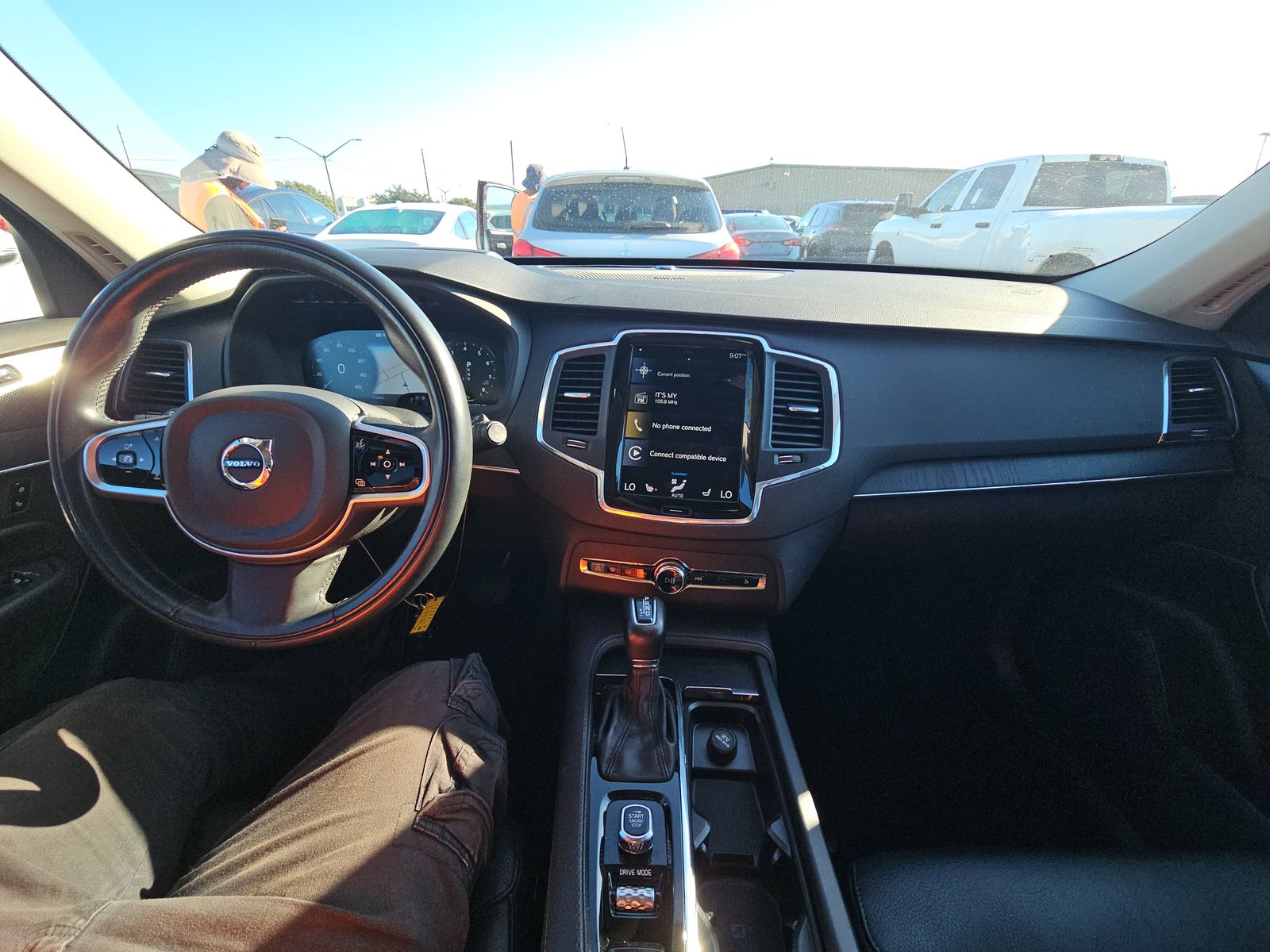 2020 Volvo XC90 T6 Momentum AWD