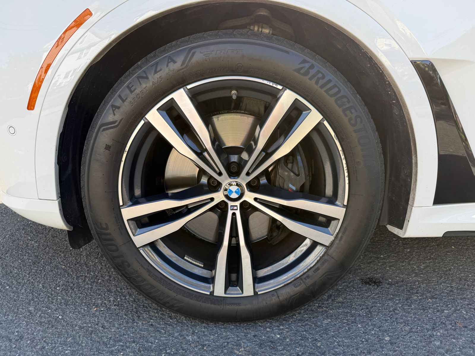 2023 BMW X7 xDrive40i AWD