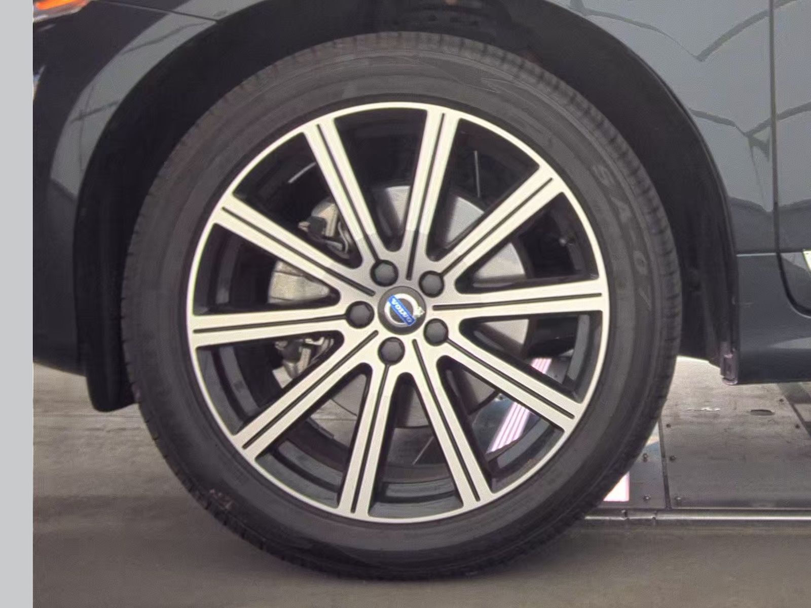 2016 Volvo XC60 T5 Platinum FWD