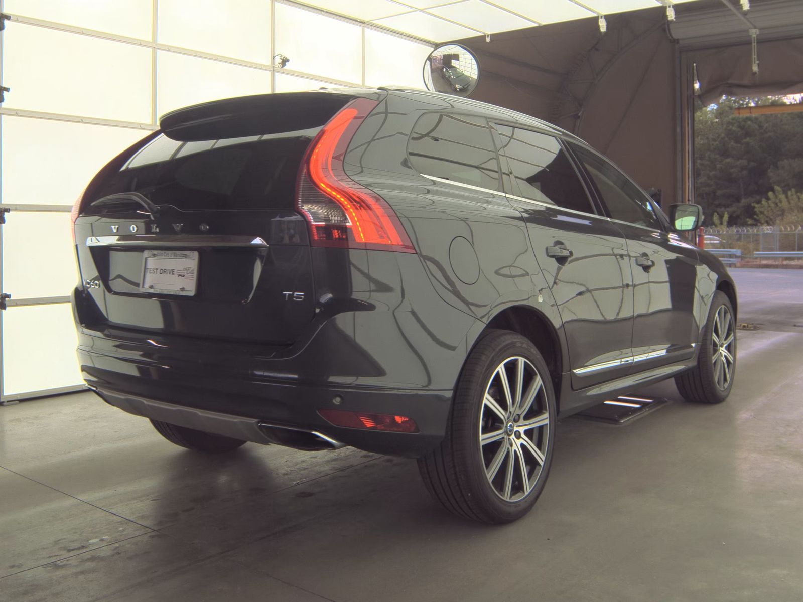 2016 Volvo XC60 T5 Platinum FWD