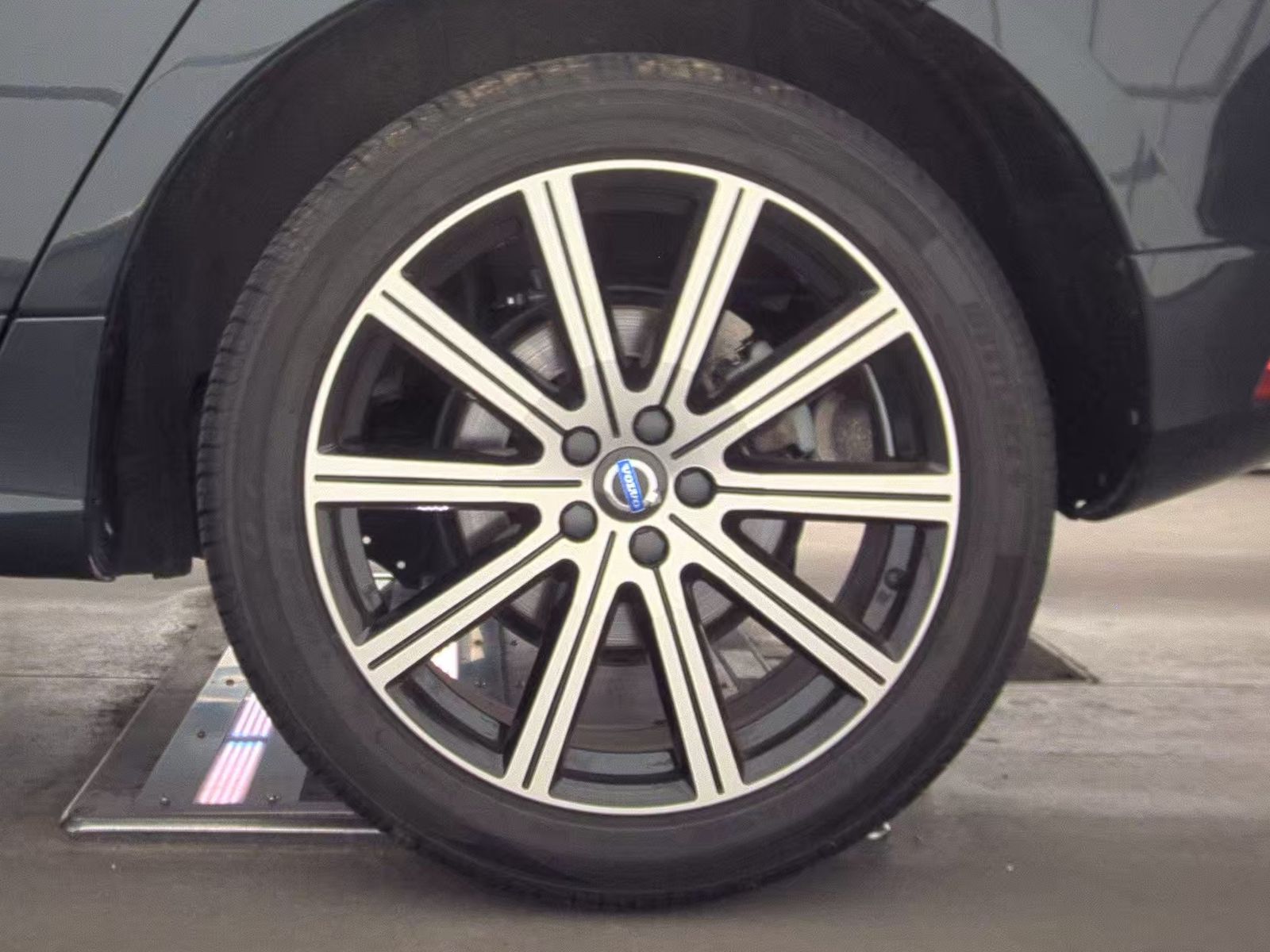 2016 Volvo XC60 T5 Platinum FWD