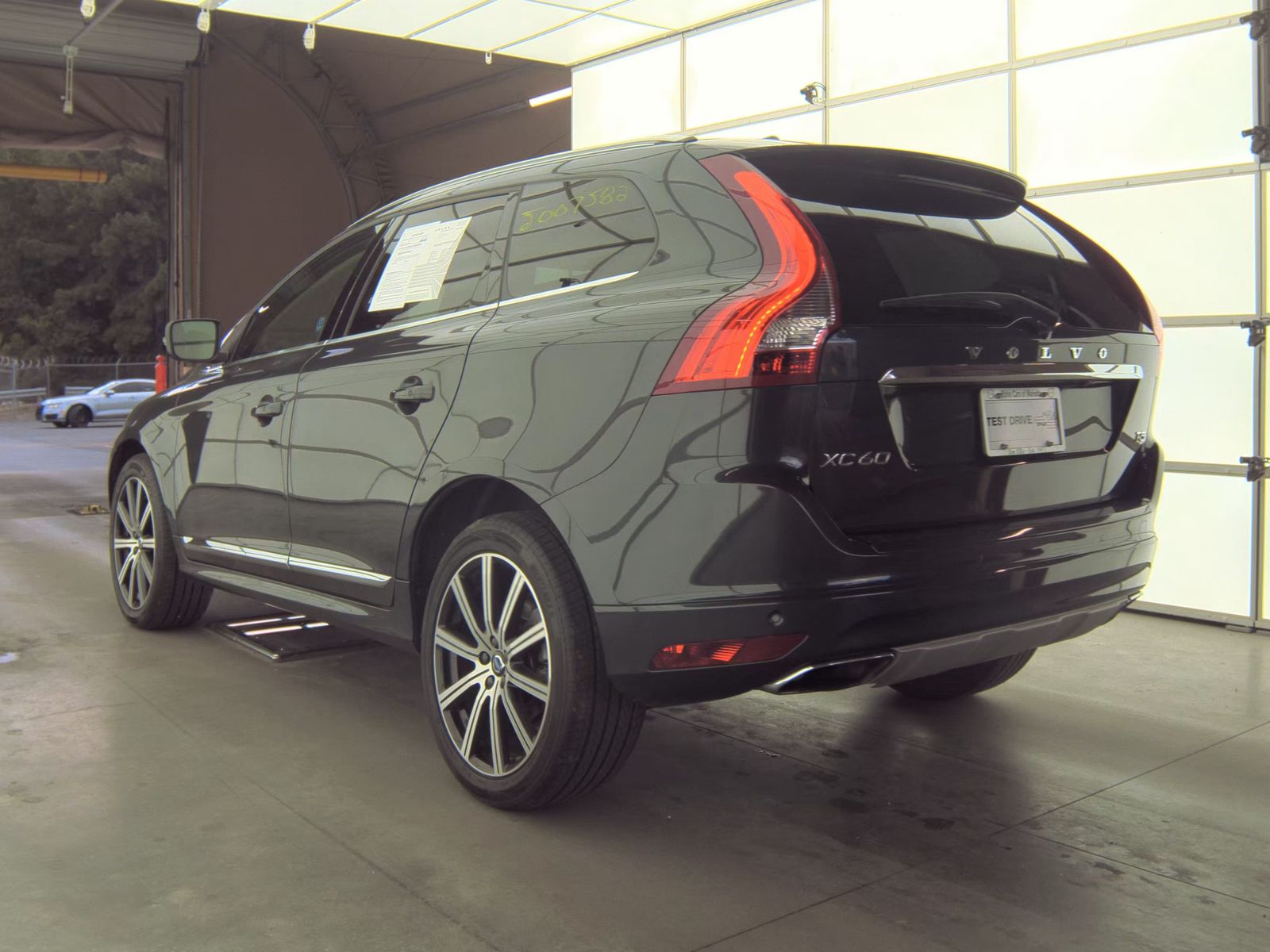 2016 Volvo XC60 T5 Platinum FWD