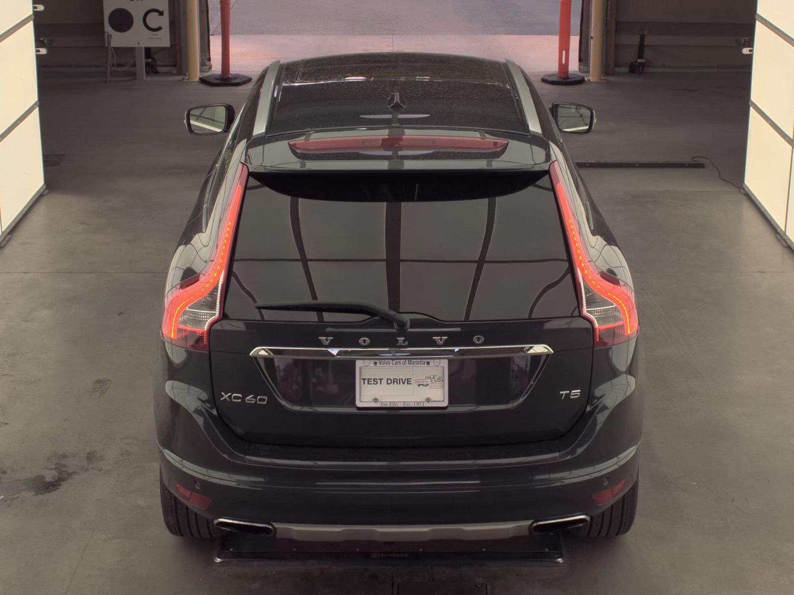 2016 Volvo XC60 T5 Platinum FWD