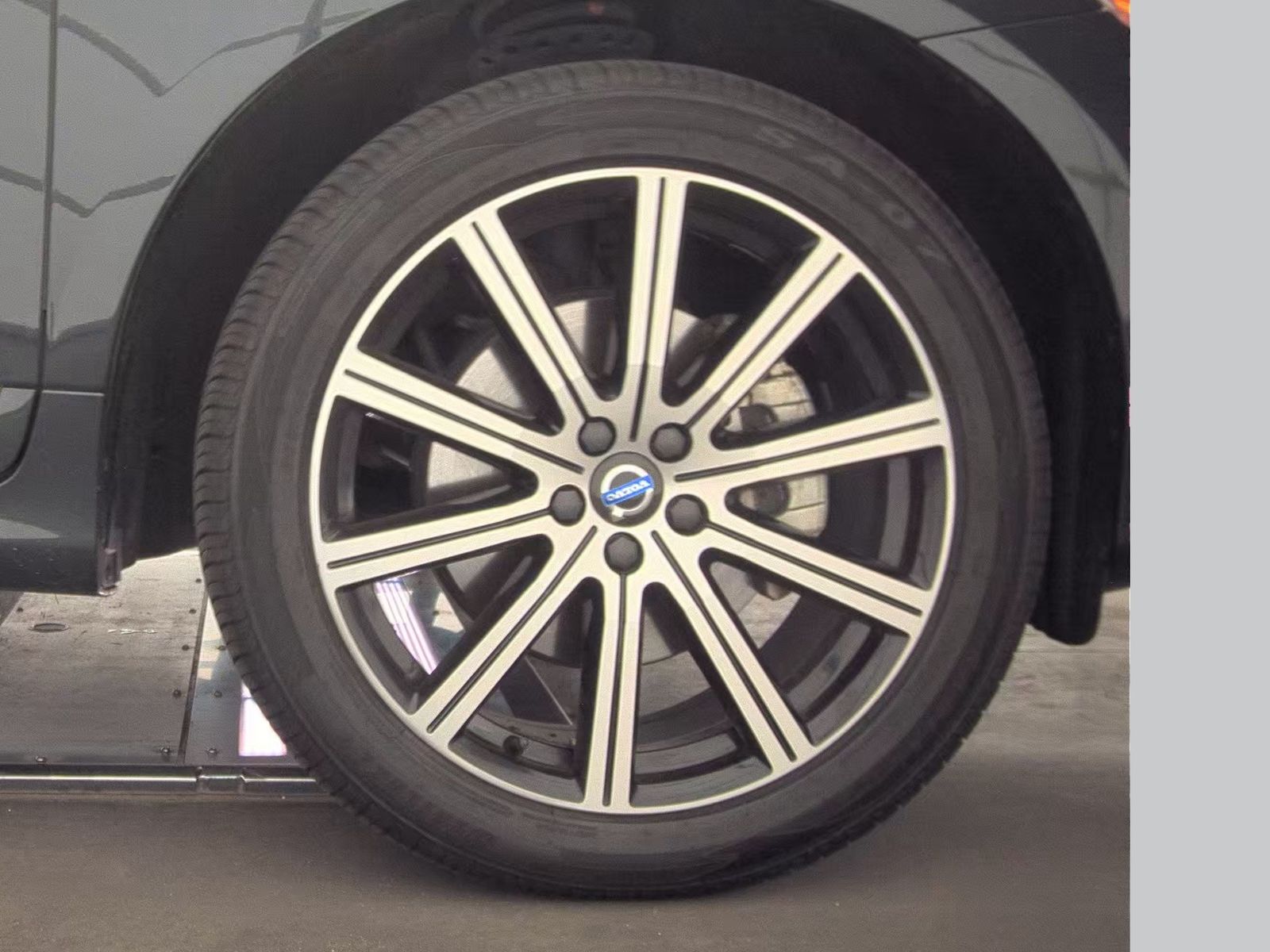 2016 Volvo XC60 T5 Platinum FWD