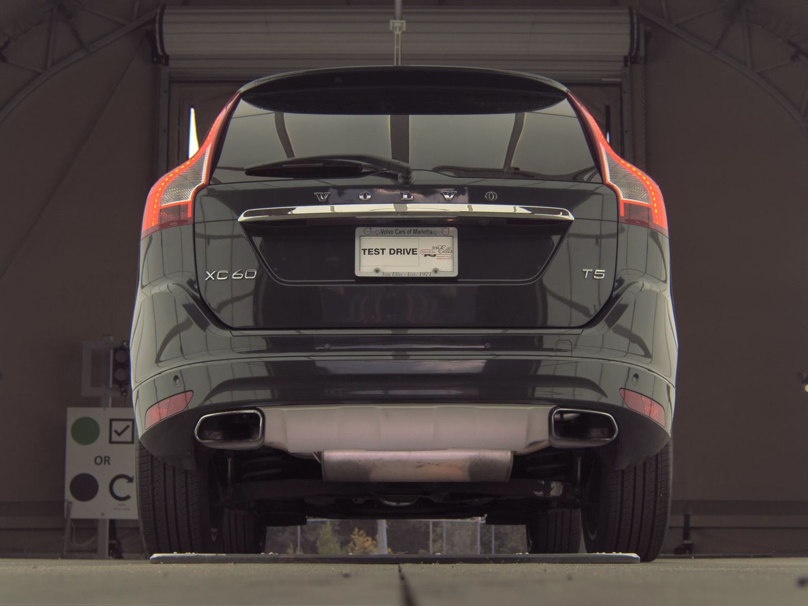 2016 Volvo XC60 T5 Platinum FWD