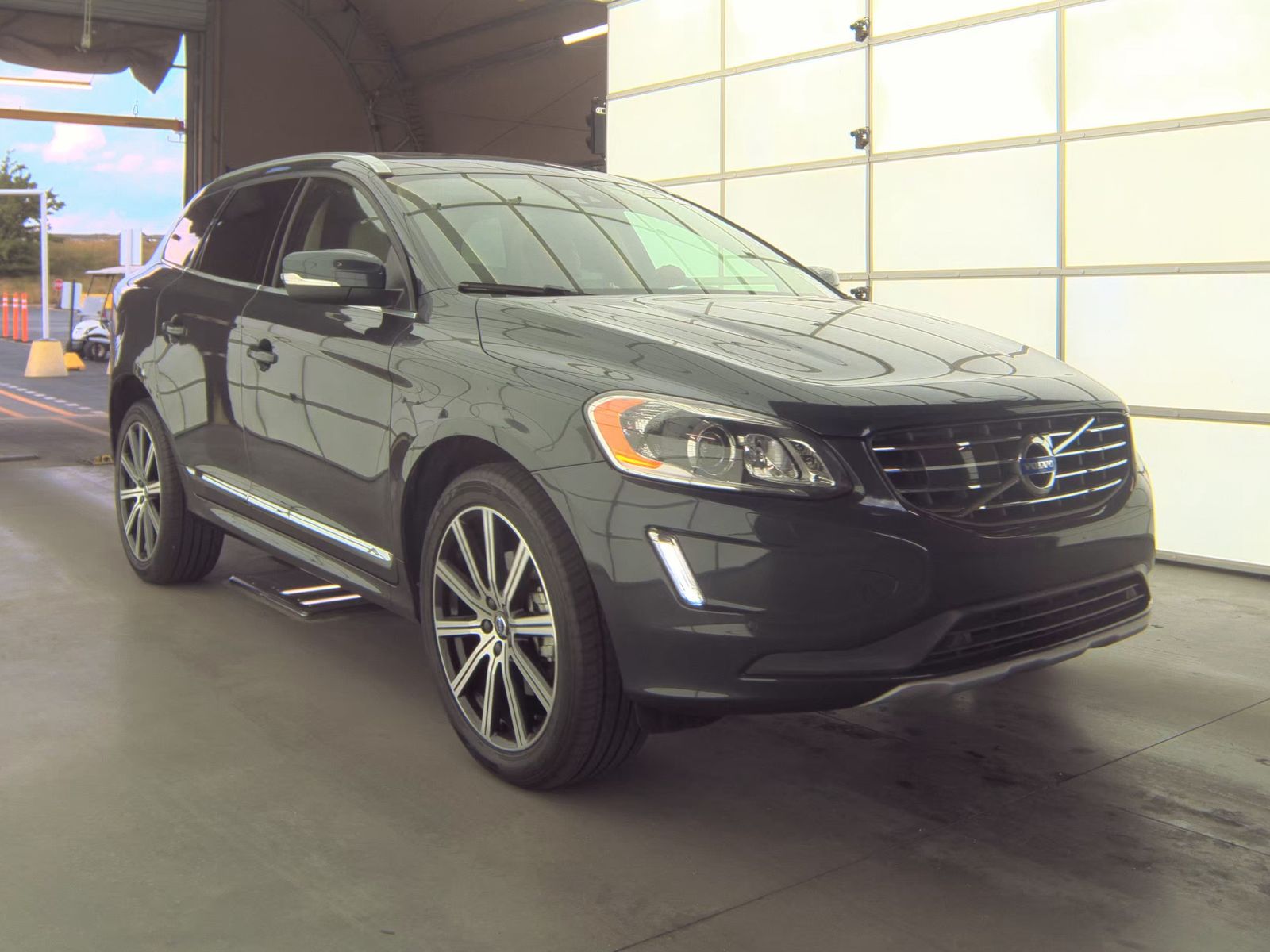 2016 Volvo XC60 T5 Platinum FWD