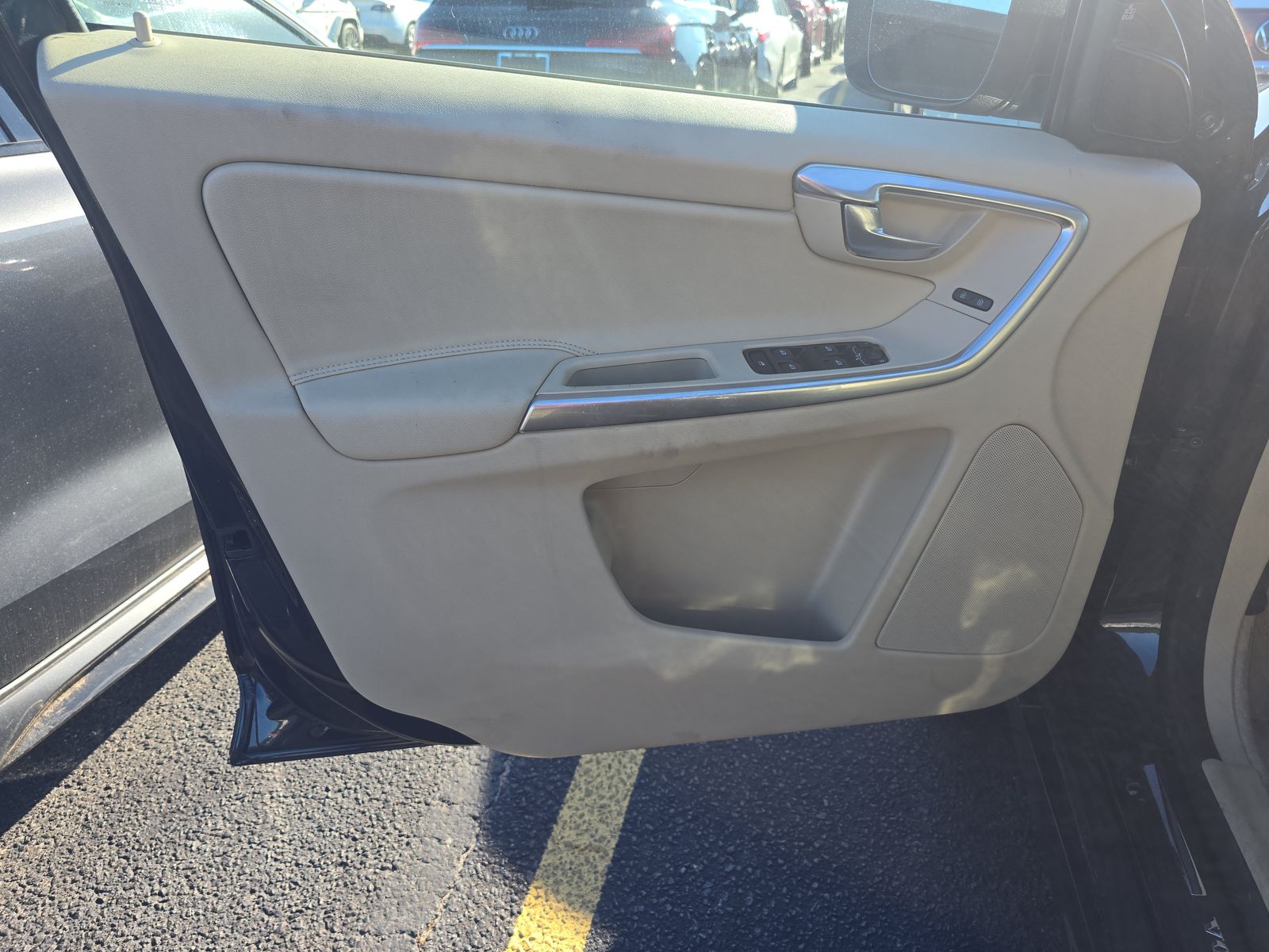 2016 Volvo XC60 T5 Platinum FWD