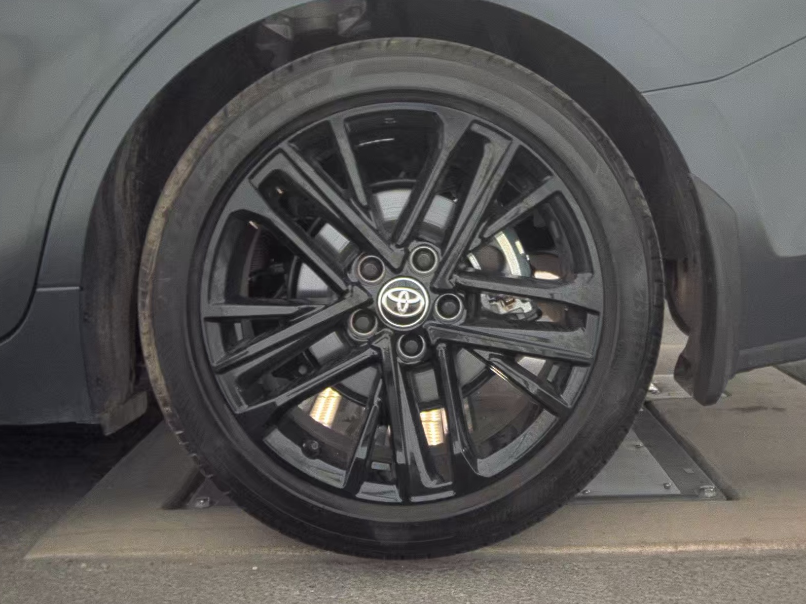 2025 Toyota Camry SE FWD