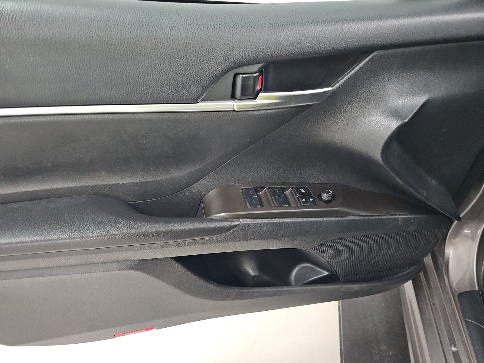 2022 Toyota Camry Hybrid SE FWD