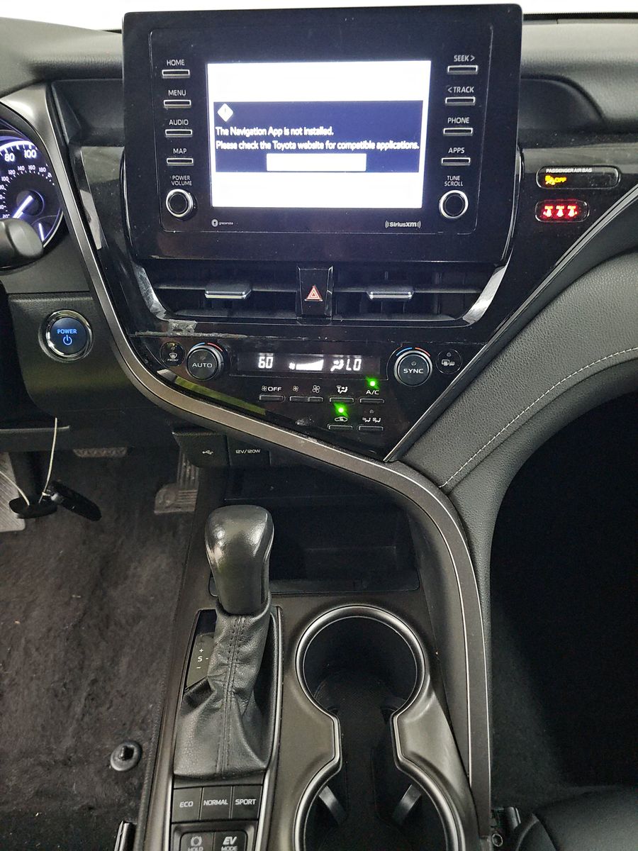 2022 Toyota Camry Hybrid SE FWD