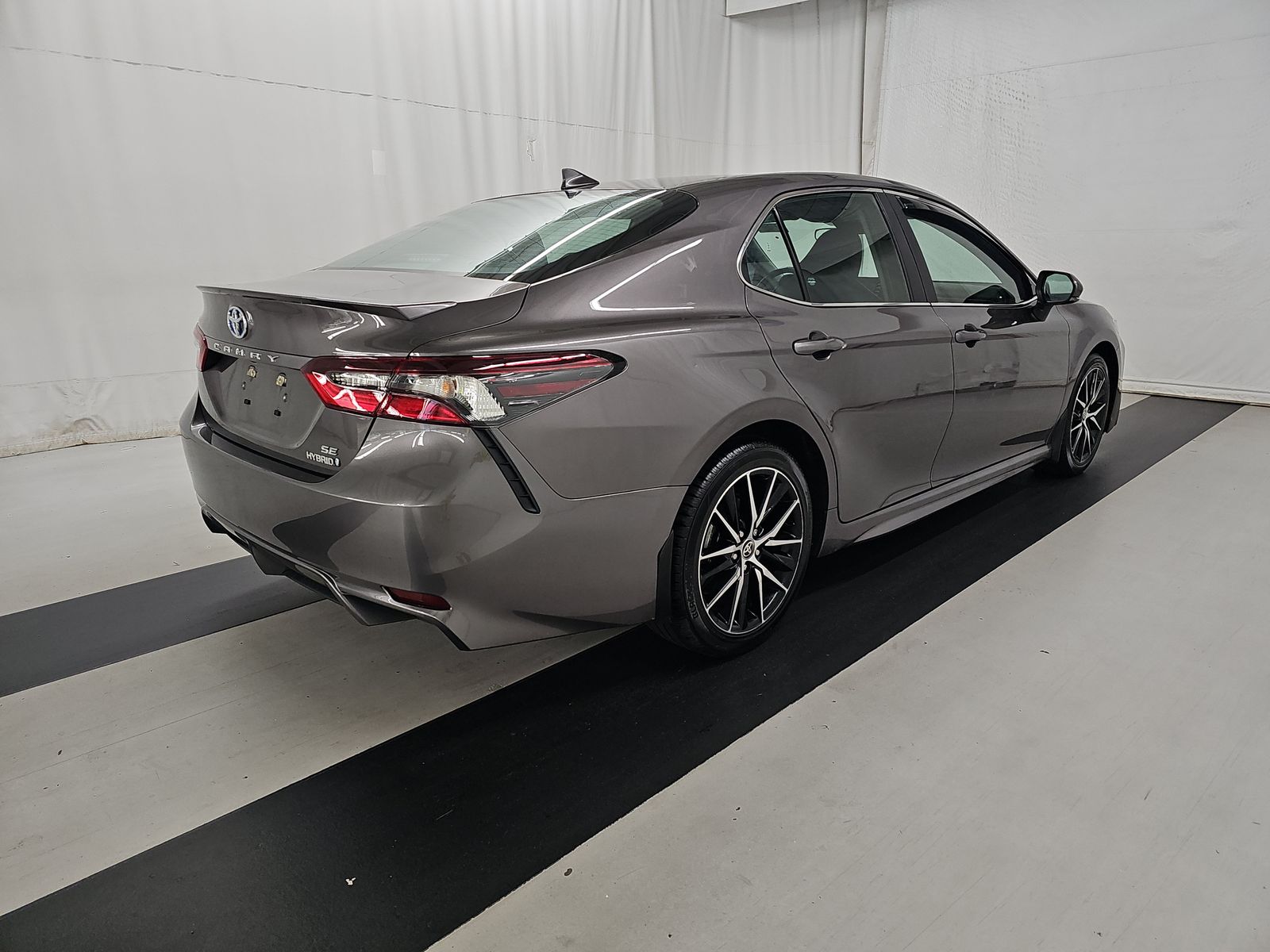 2022 Toyota Camry Hybrid SE FWD