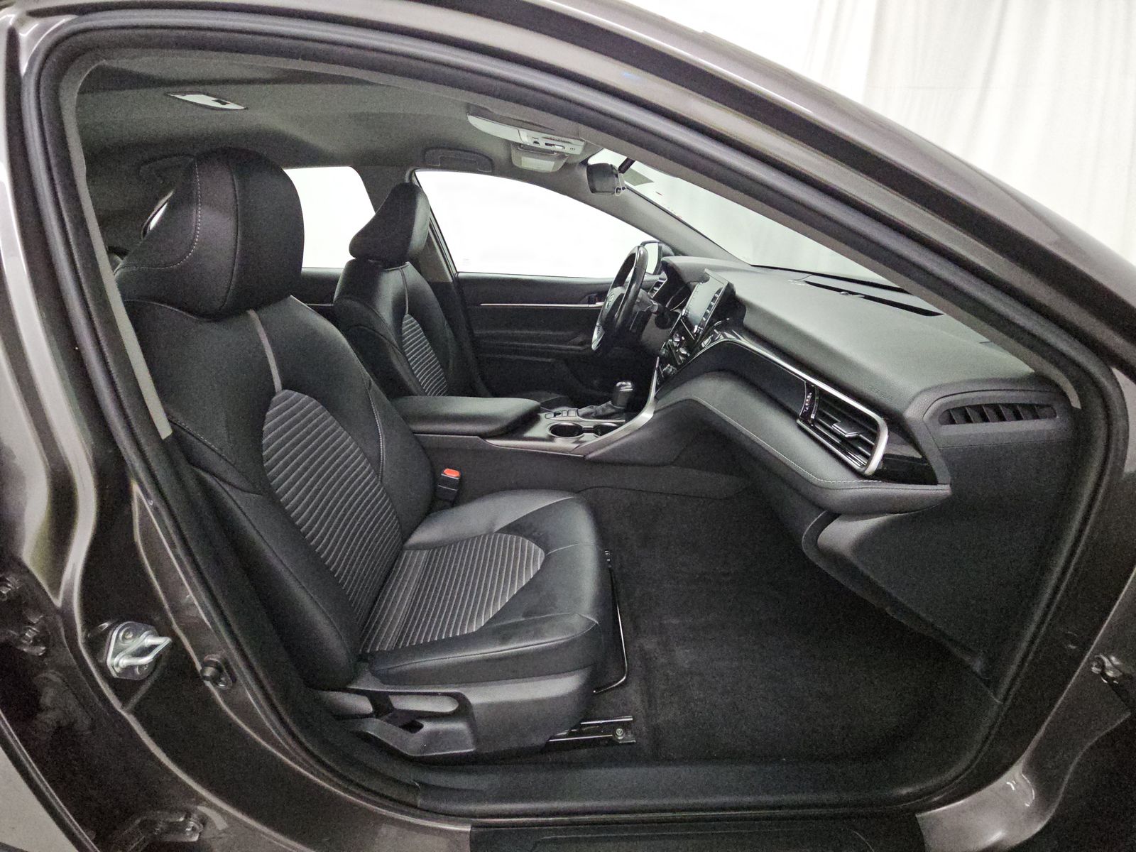 2022 Toyota Camry Hybrid SE FWD