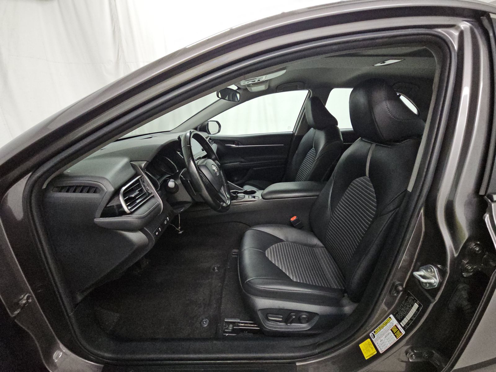 2022 Toyota Camry Hybrid SE FWD