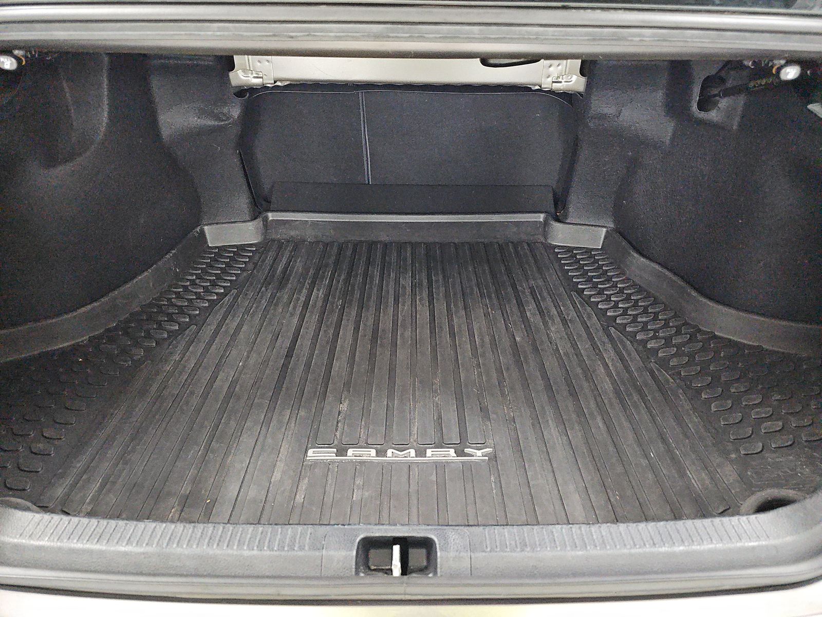 2022 Toyota Camry Hybrid SE FWD