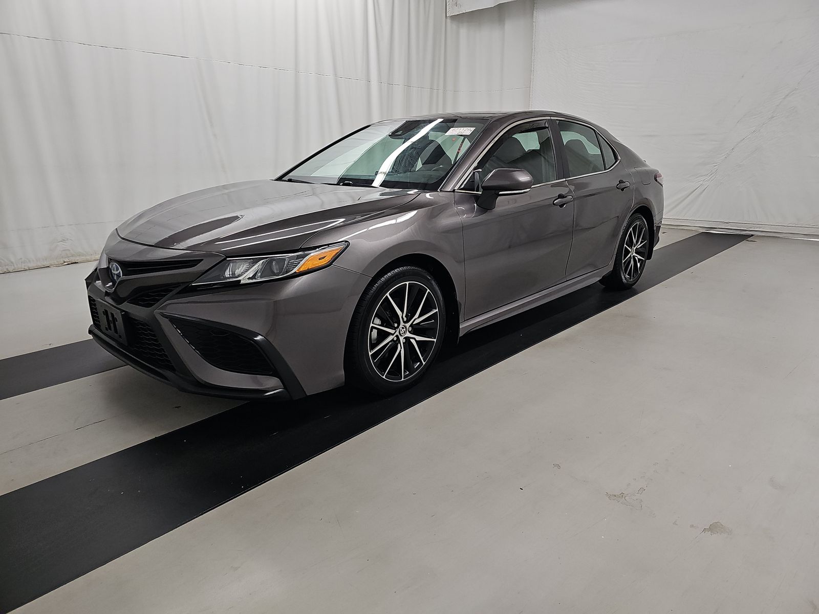 2022 Toyota Camry Hybrid SE FWD