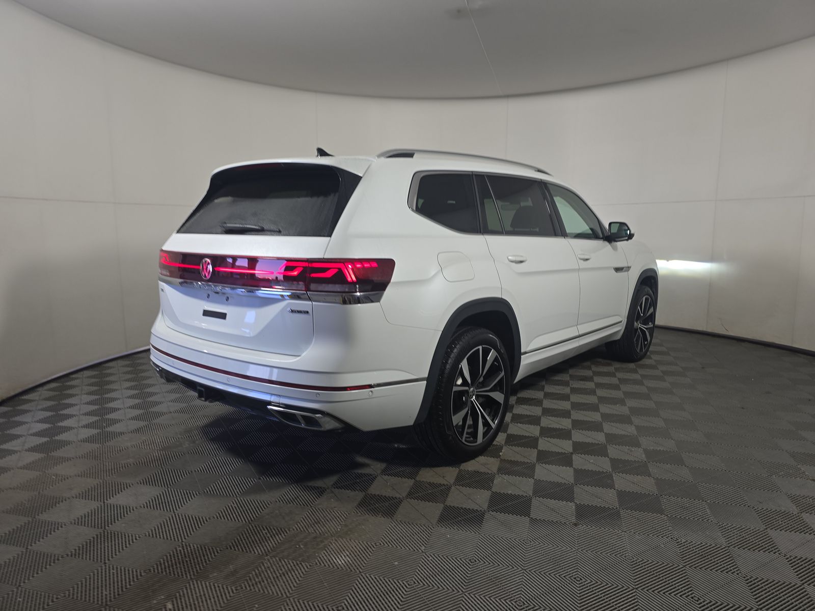 2024 Volkswagen Atlas 2.0T SEL Premium R-Line AWD