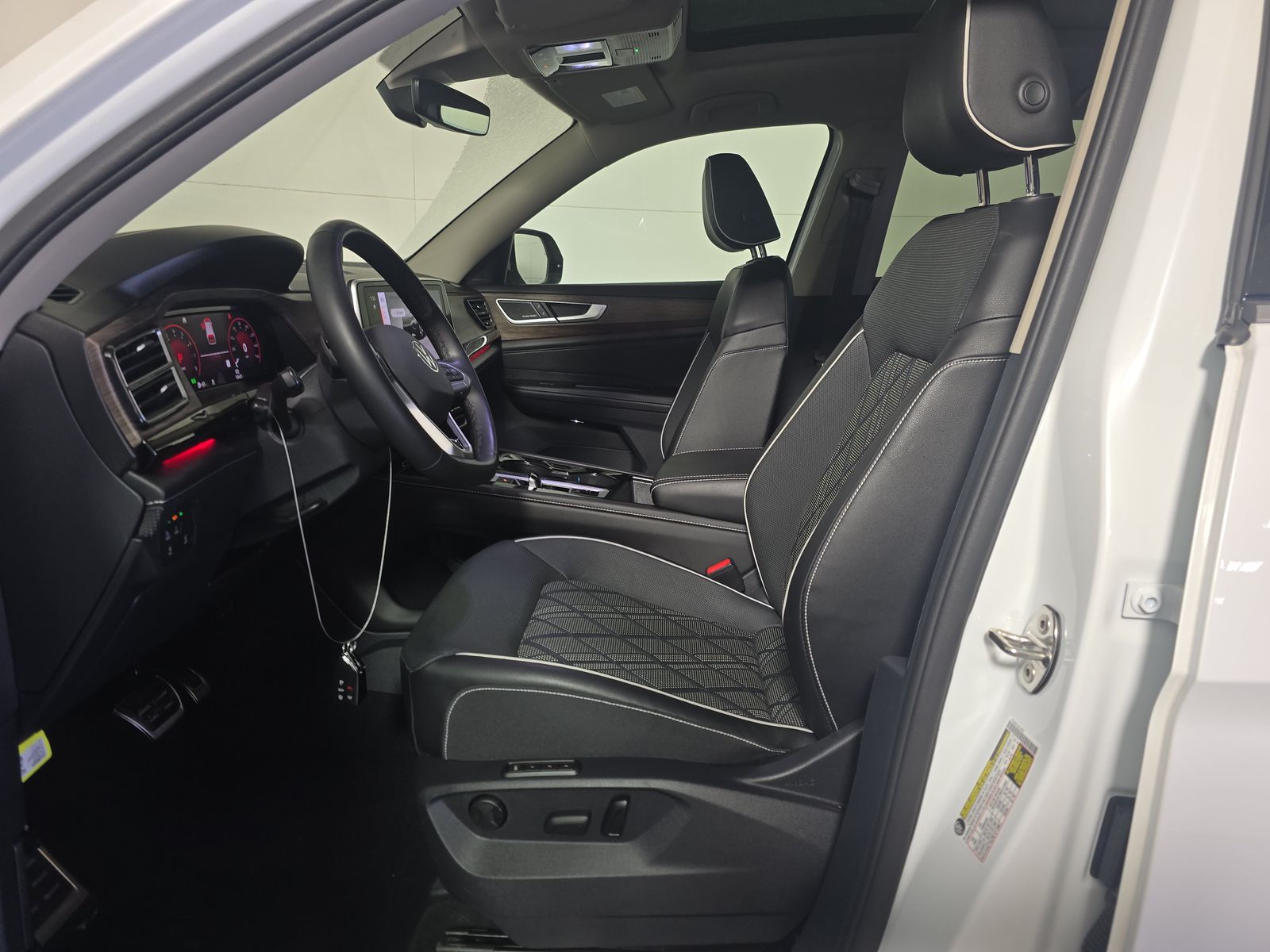 2024 Volkswagen Atlas 2.0T SEL Premium R-Line AWD