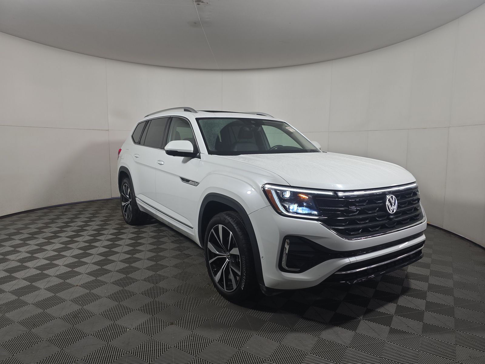 2024 Volkswagen Atlas 2.0T SEL Premium R-Line AWD