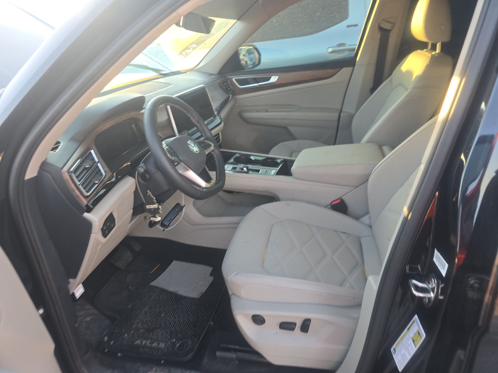 2024 Volkswagen Atlas 2.0T SE FWD