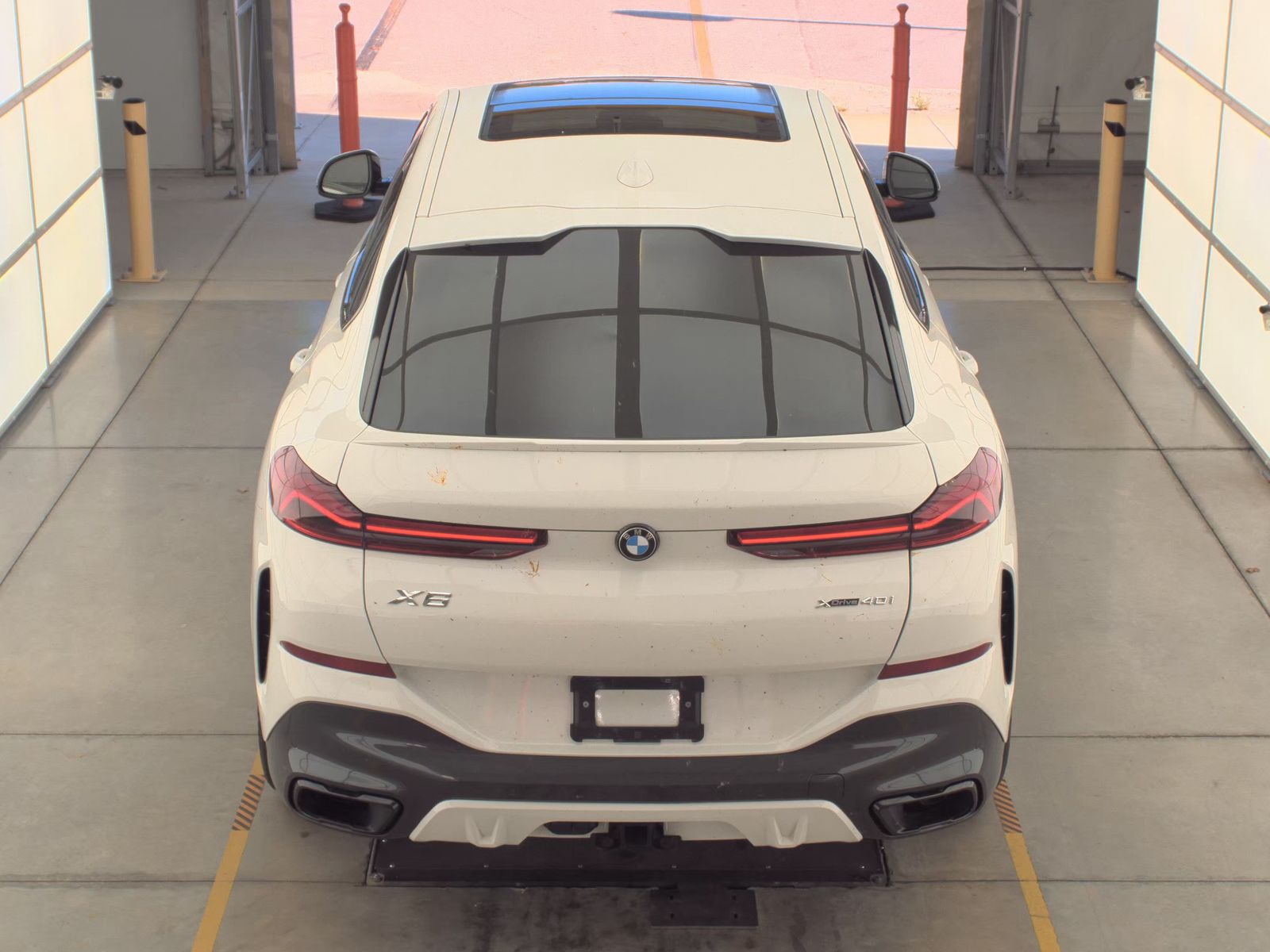 2022 BMW X6 xDrive40i AWD