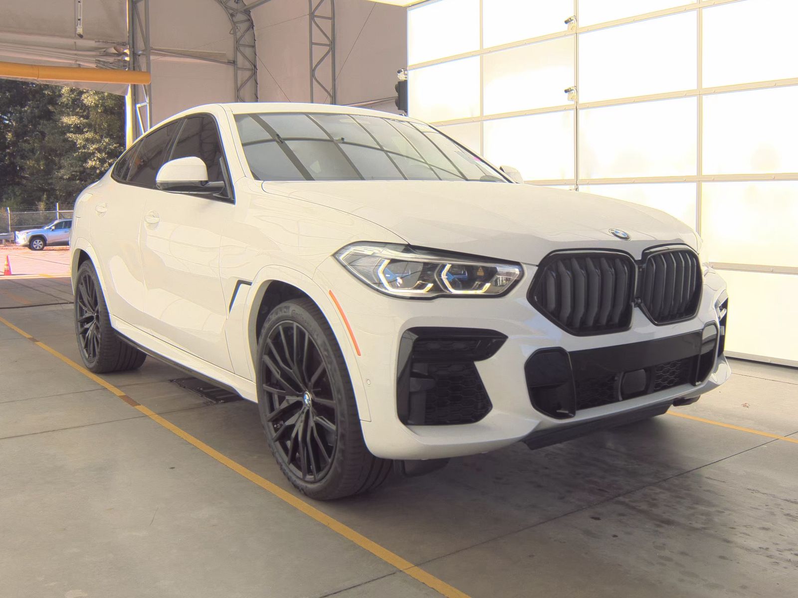 2022 BMW X6 xDrive40i AWD