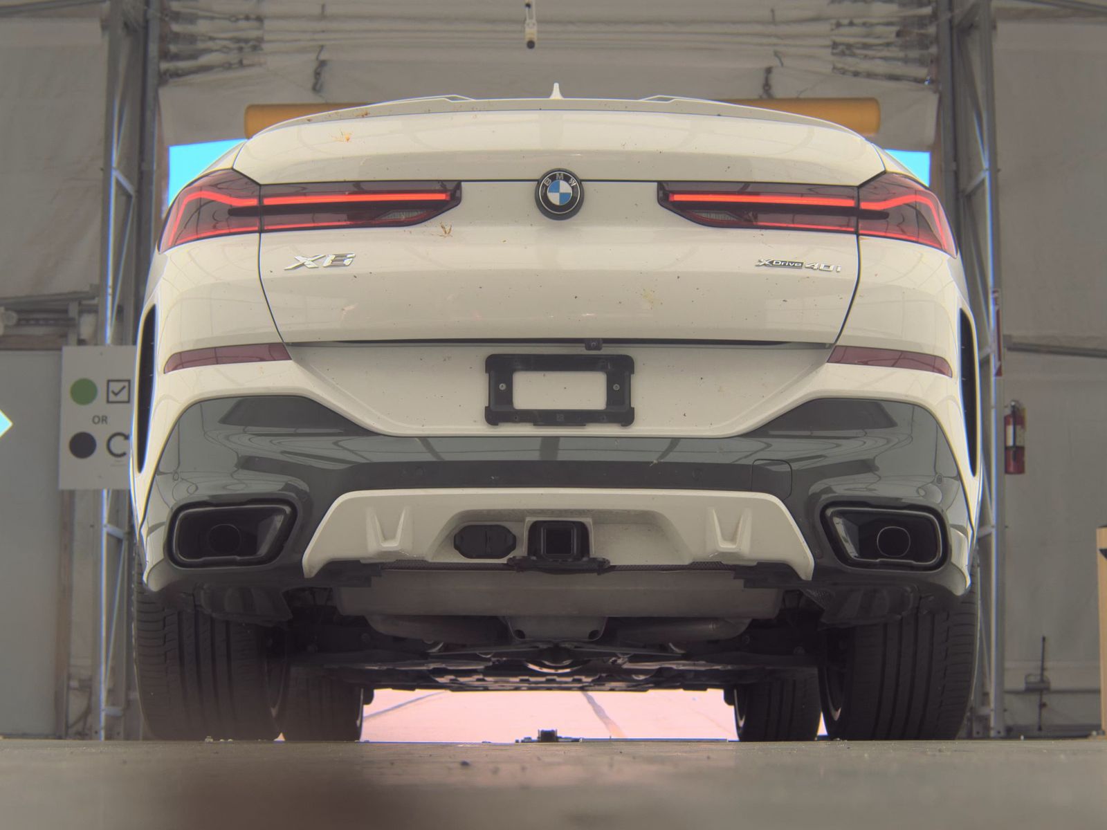 2022 BMW X6 xDrive40i AWD