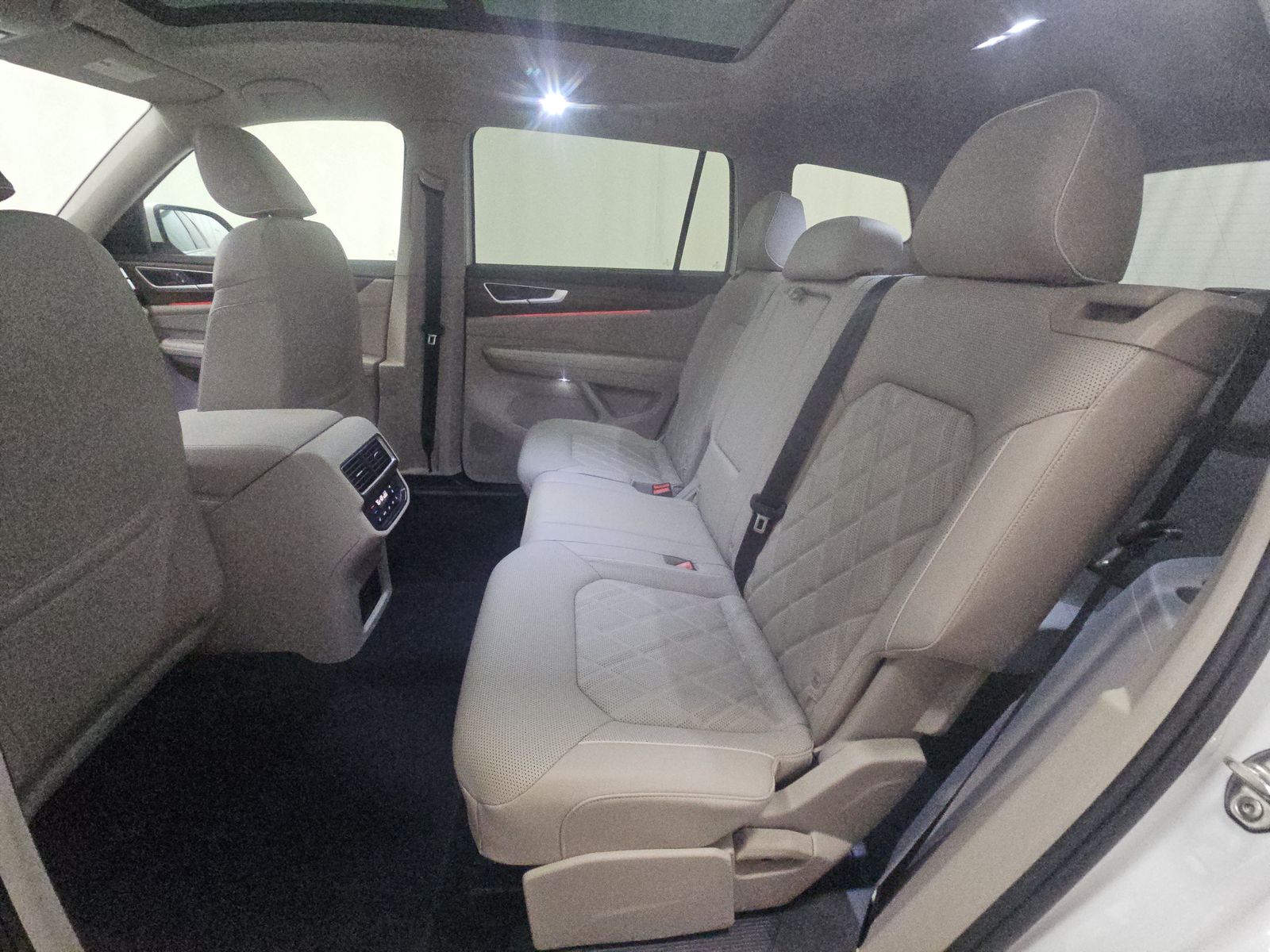 2024 Volkswagen Atlas 2.0T SEL Premium R-Line AWD