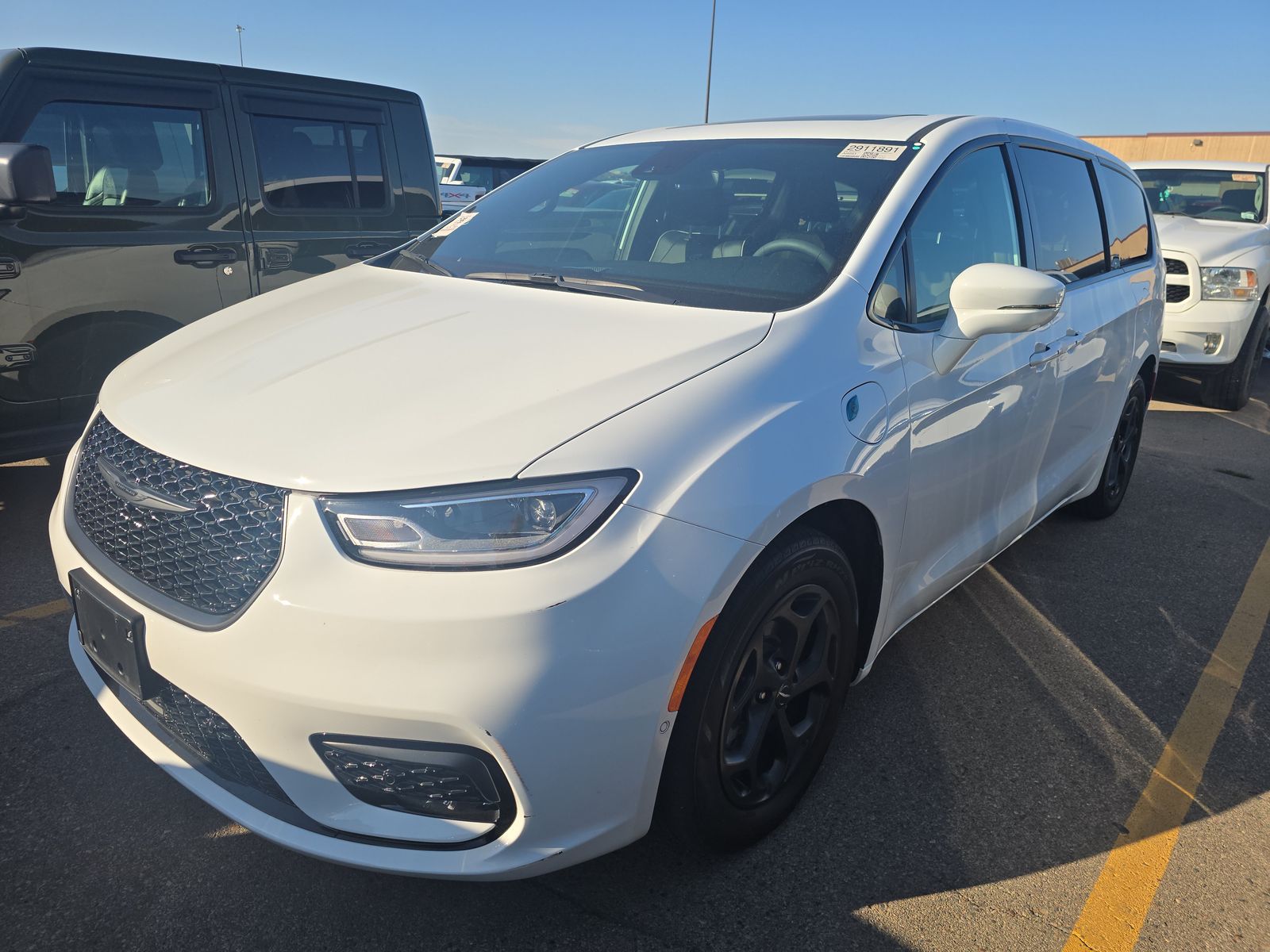 2022 Chrysler Pacifica Hybrid Limited FWD
