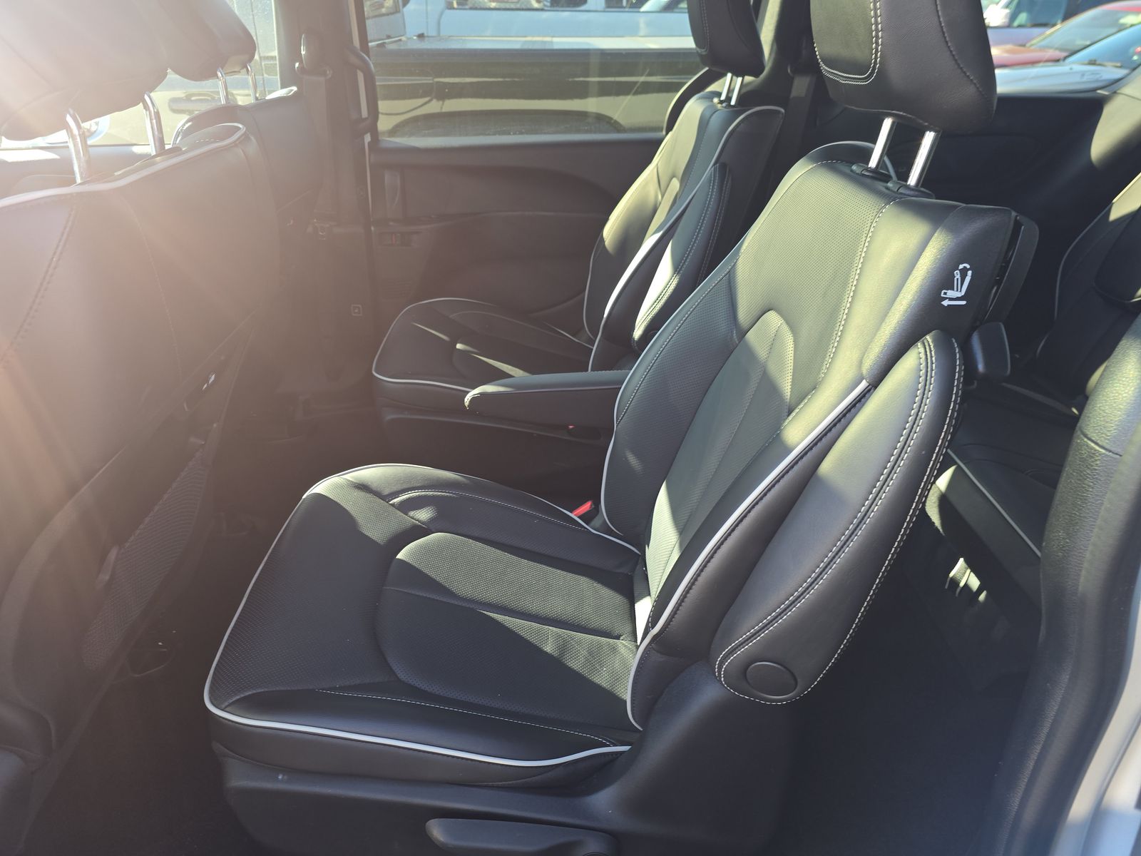 2022 Chrysler Pacifica Hybrid Limited FWD