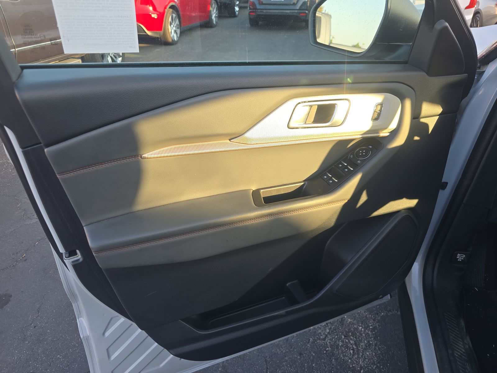 2025 Ford Explorer Active RWD