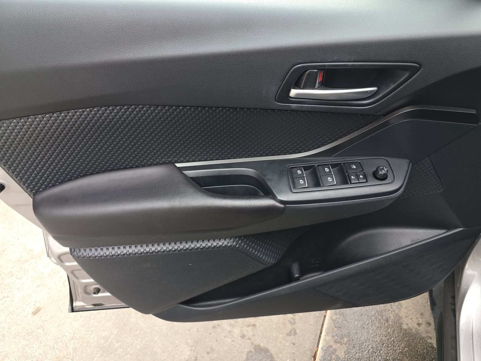 2018 Toyota C-HR XLE FWD