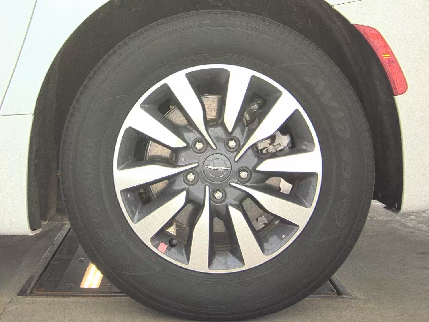 2024 Chrysler Pacifica Hybrid Select FWD