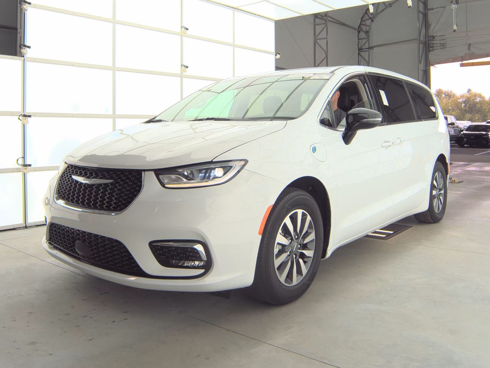 2024 Chrysler Pacifica Hybrid Select FWD