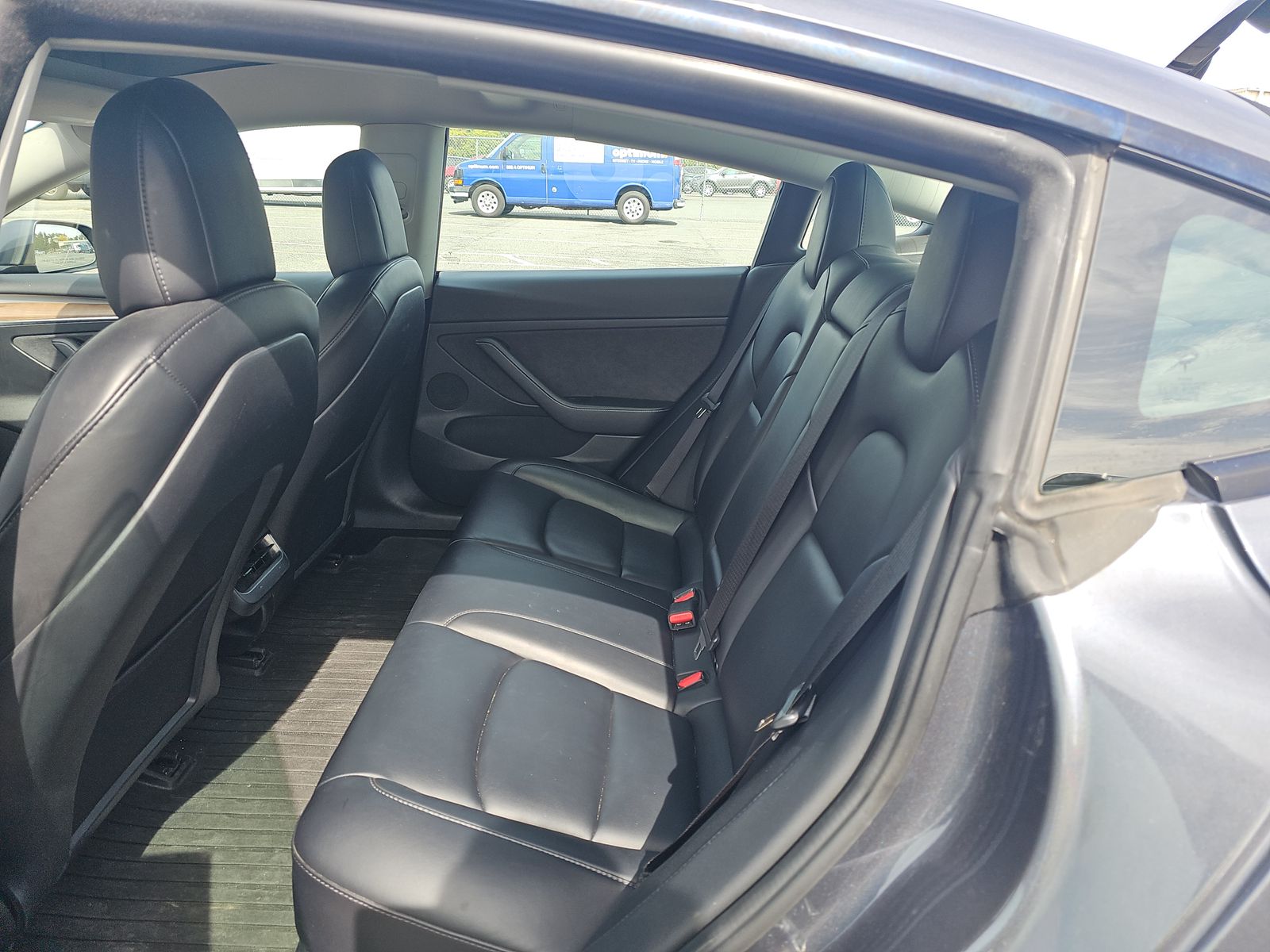 2022 Tesla Model 3 Standard Range RWD