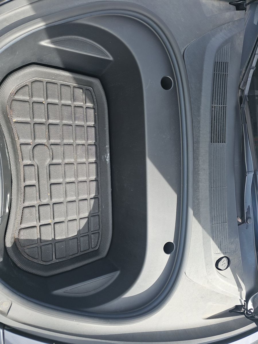 2022 Tesla Model 3 Standard Range RWD