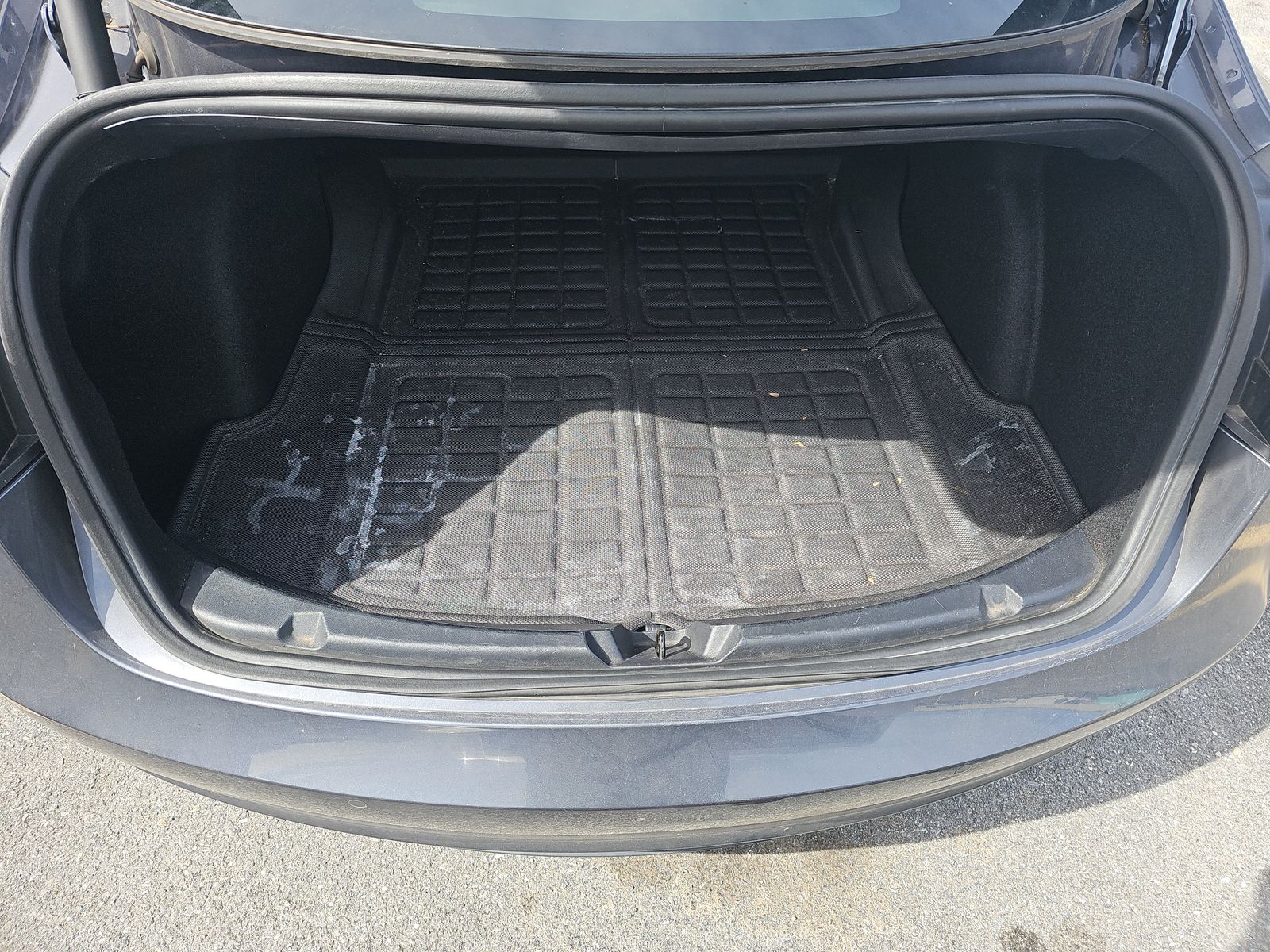 2022 Tesla Model 3 Standard Range RWD