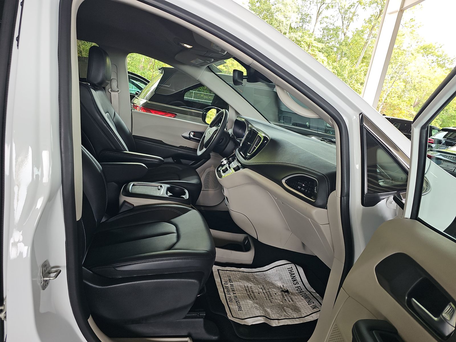 2024 Chrysler Pacifica Hybrid Select FWD