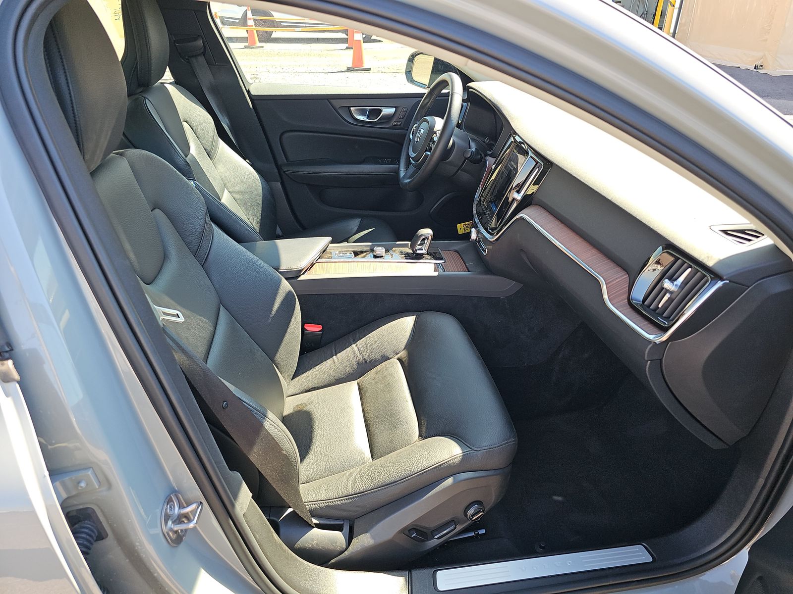 2025 Volvo S60 B5 Plus FWD