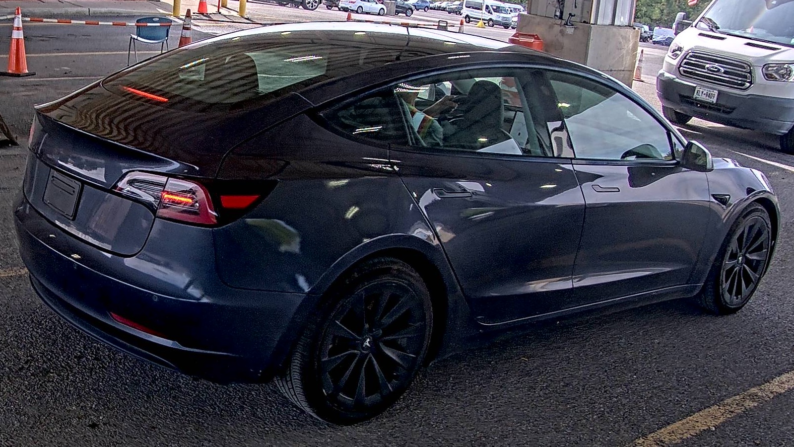 2022 Tesla Model 3 Standard Range RWD