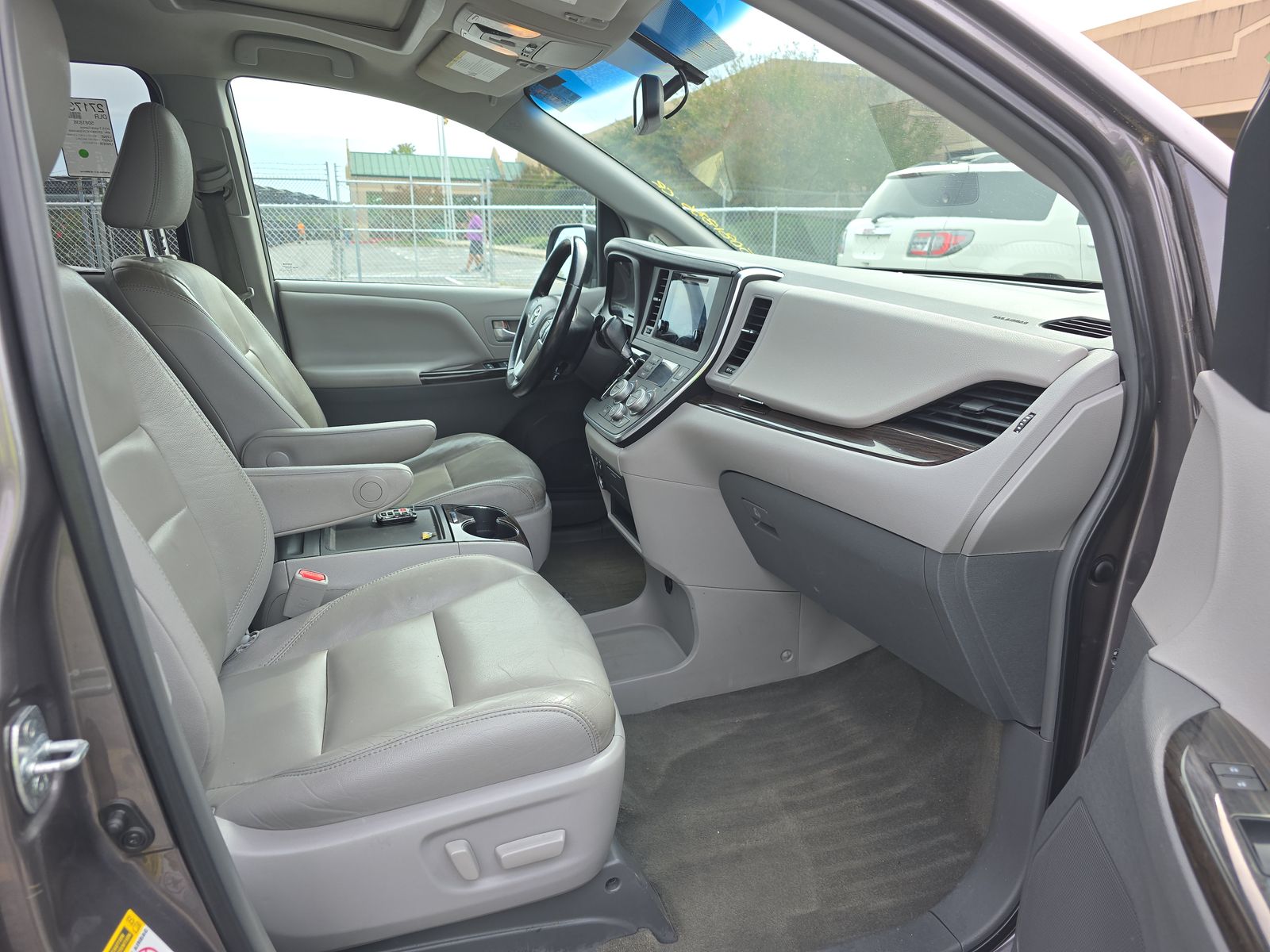 2015 Toyota Sienna XLE FWD
