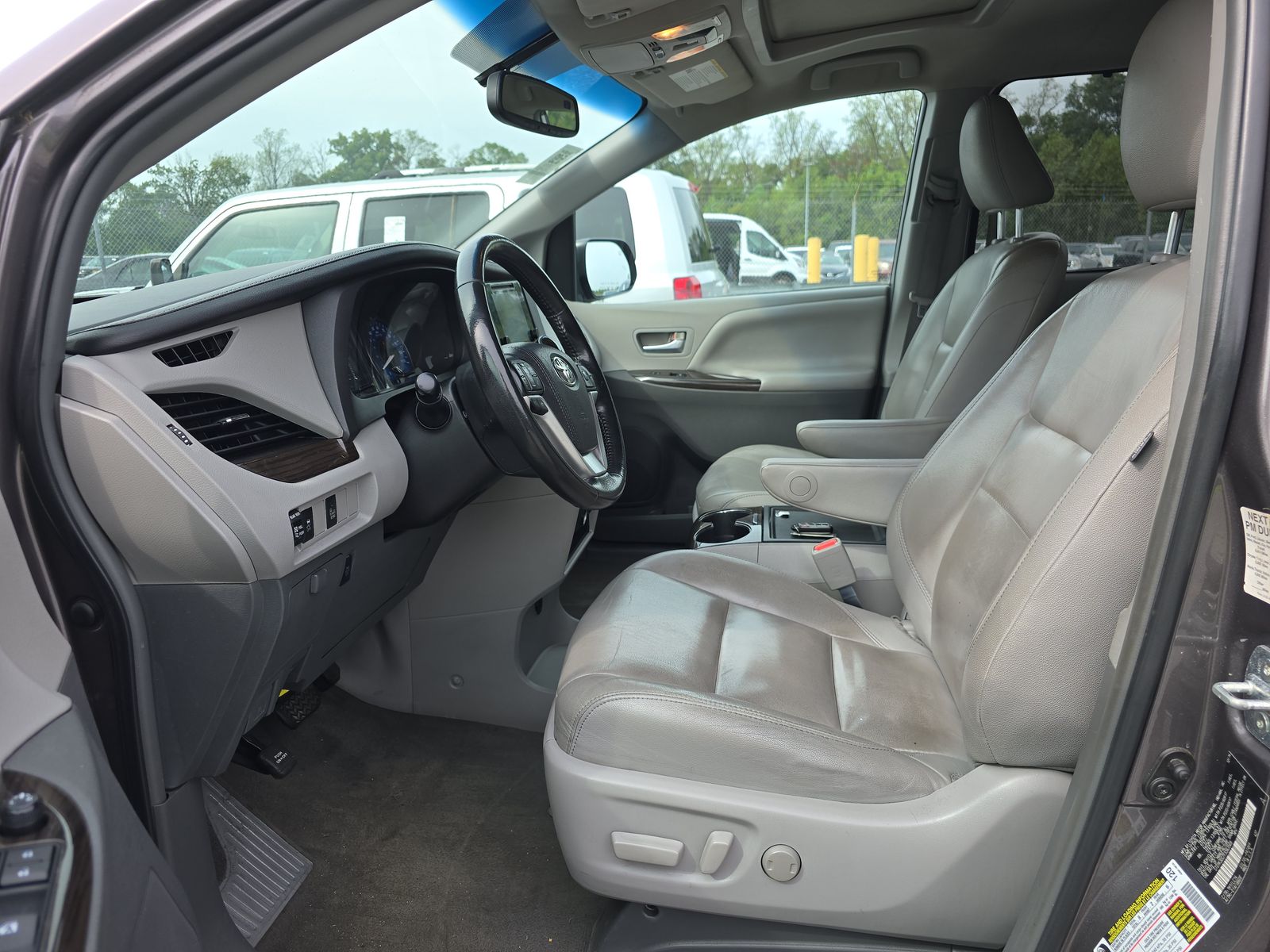 2015 Toyota Sienna XLE FWD