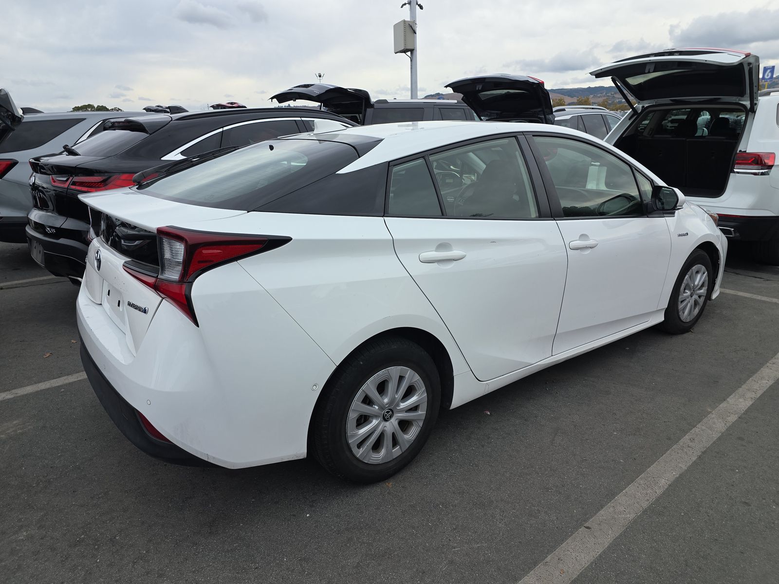 2022 Toyota Prius LE FWD